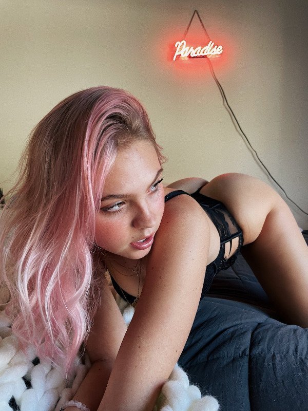 Девушки с цветными волосами 20 фото